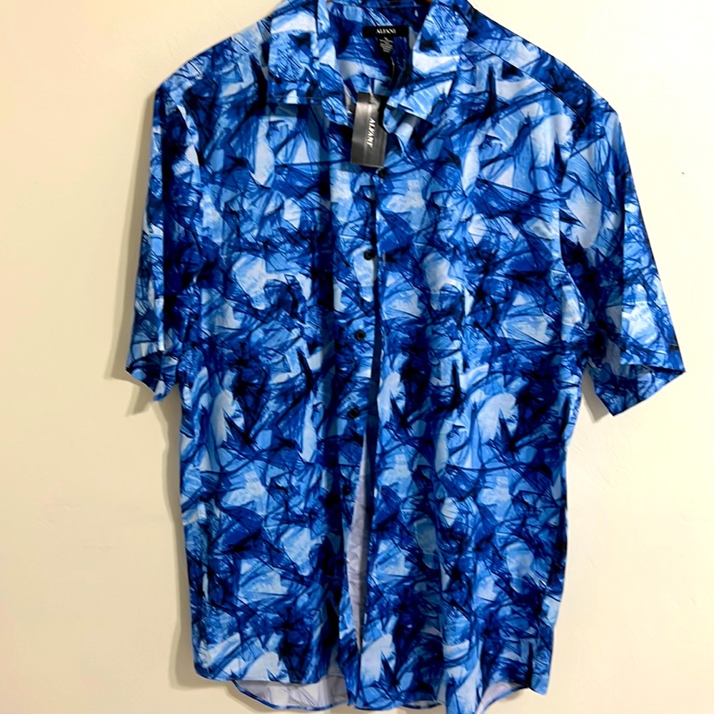 Beautiful blue Men’s short sleeve shirt